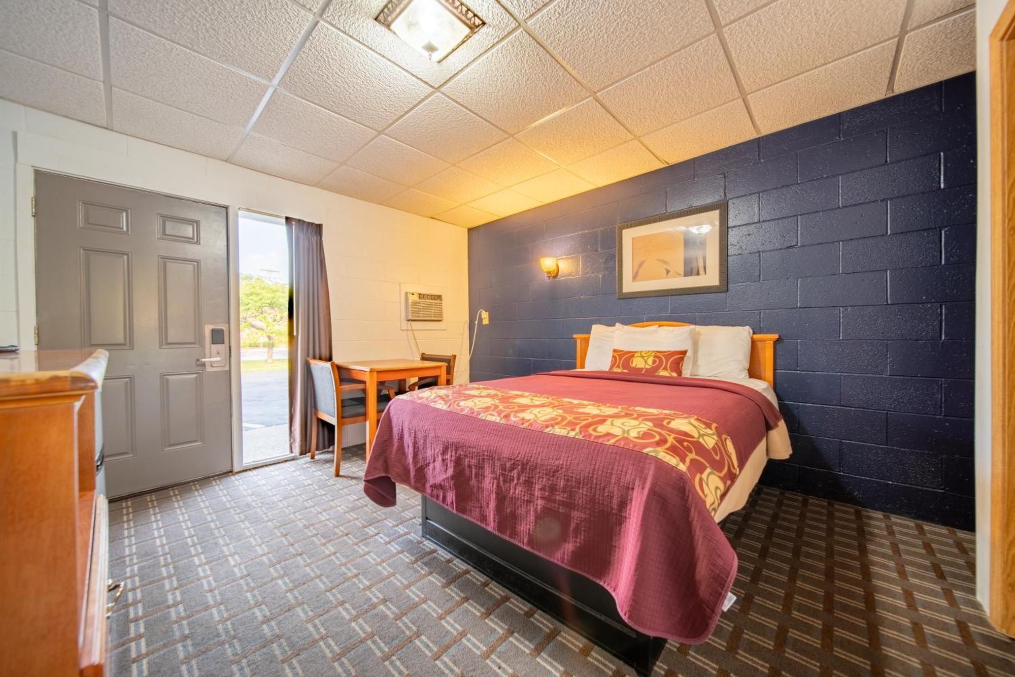 Sleep-Ees Inn, Saginaw & Frankenmuth Экстерьер фото