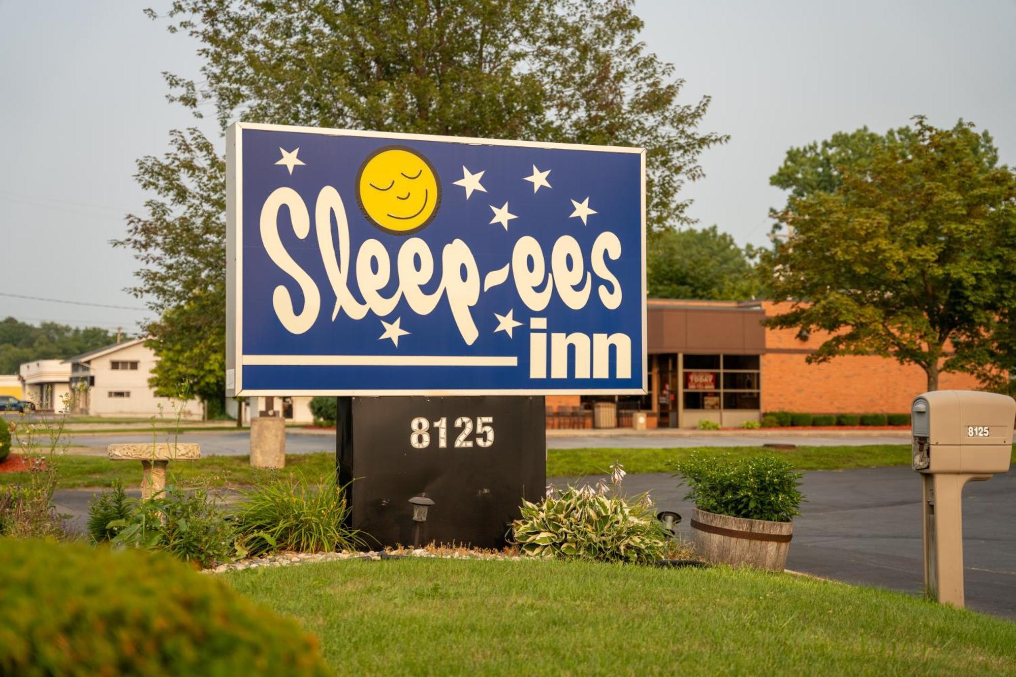 Sleep-Ees Inn, Saginaw & Frankenmuth Экстерьер фото