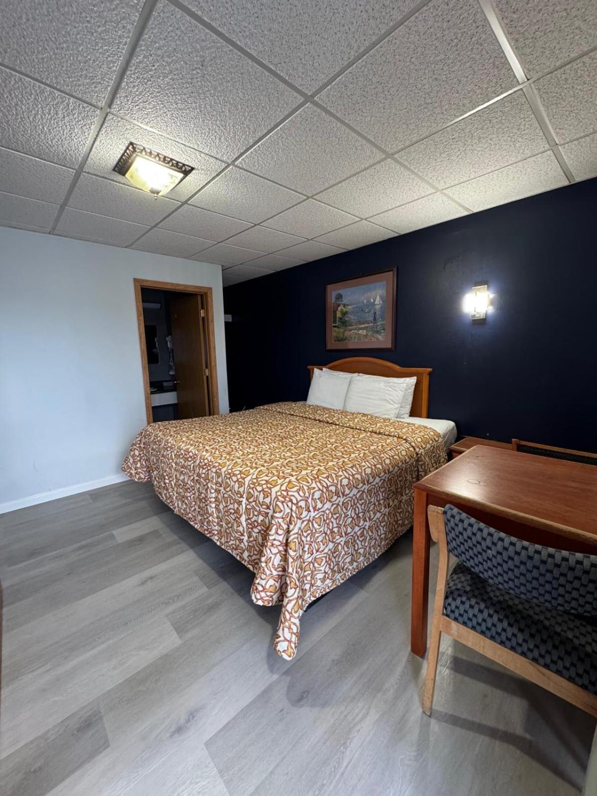 Sleep-Ees Inn, Saginaw & Frankenmuth Экстерьер фото